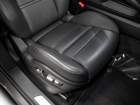 Used 2021 Porsche Cayenne Coupe image 31