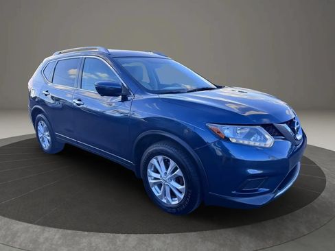 Used 2016 Nissan Rogue SV w/ SV Premium Package FWD image 2