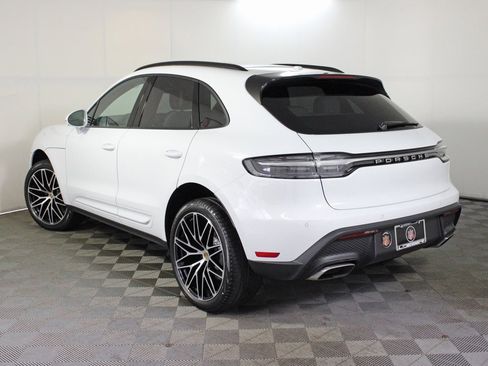 Certified 2025 Porsche Macan image 3