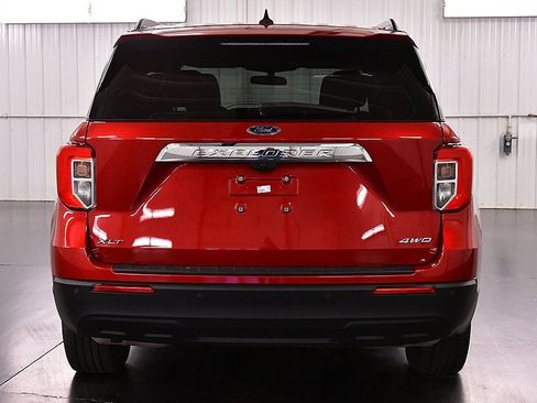 Used 2023 Ford Explorer XLT AWD/4WD image 7