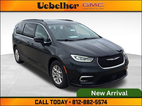 Used 2022 Chrysler Pacifica Touring-L FWD image 1