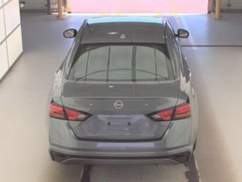 Used 2025 Nissan Altima 2.5 SV FWD image 7