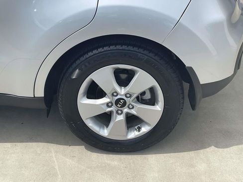 Used 2018 Kia Soul FWD image 10