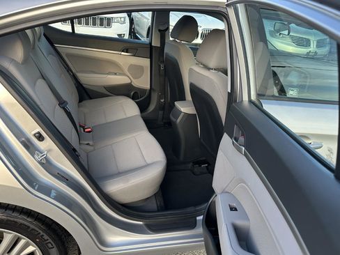 Used 2020 Hyundai Elantra SEL image 11