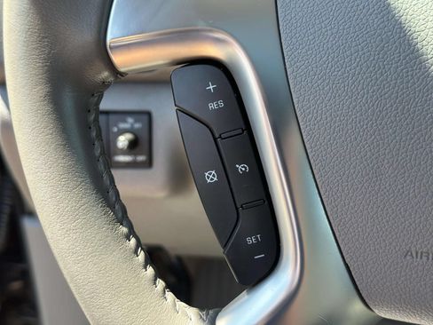 Used 2014 Chevrolet Traverse LT w/ All-Star Edition FWD image 17