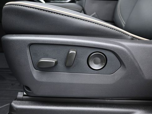 New 2026 GMC Yukon Elevation image 13