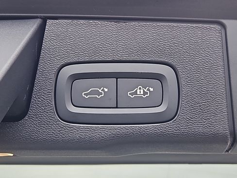 Used 2025 Volvo XC60 T8 Plus w/ Protection Package Premier image 16