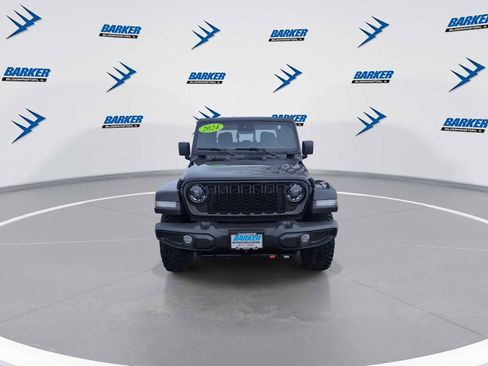 Used 2024 Jeep Gladiator Sport image 3