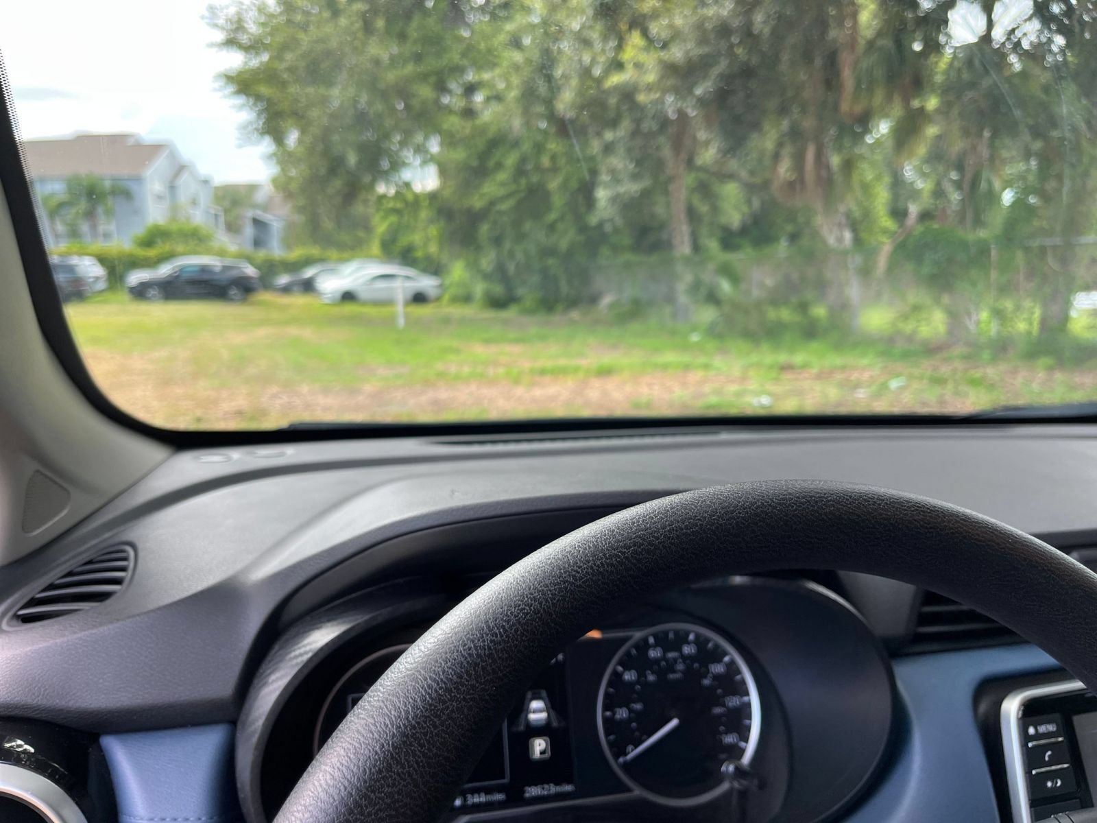 Used 2025 Nissan Versa SV FWD image 31