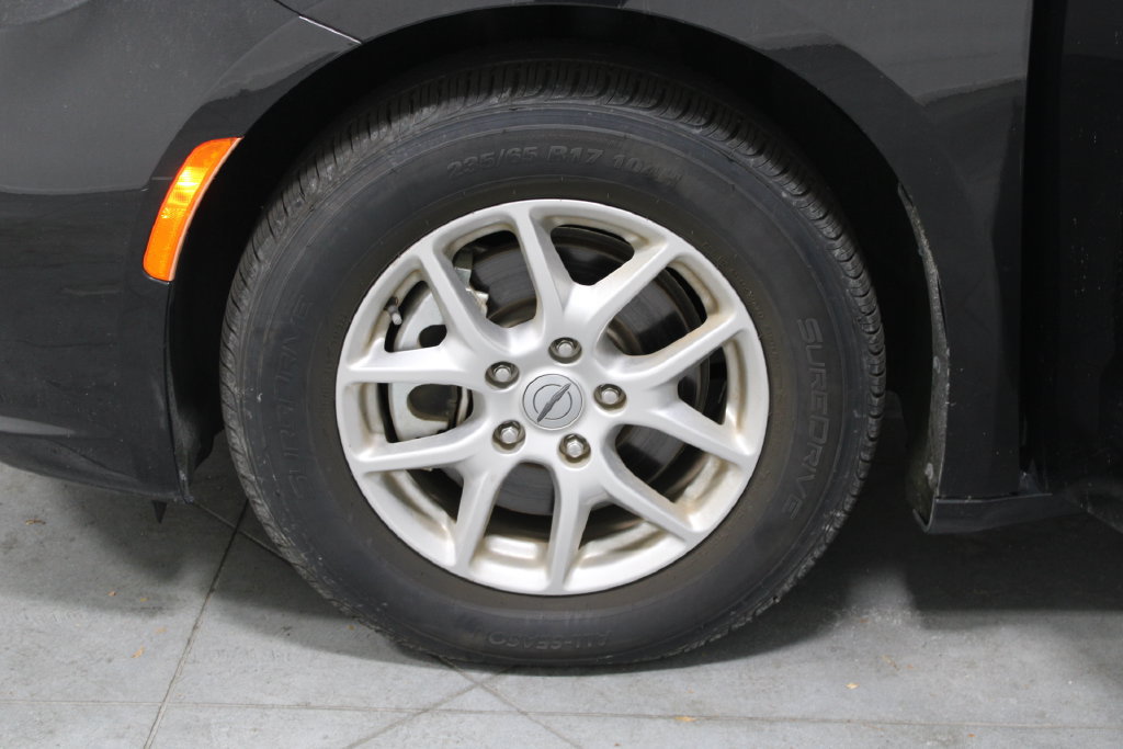 Used 2024 Chrysler Pacifica Touring-L FWD image 43