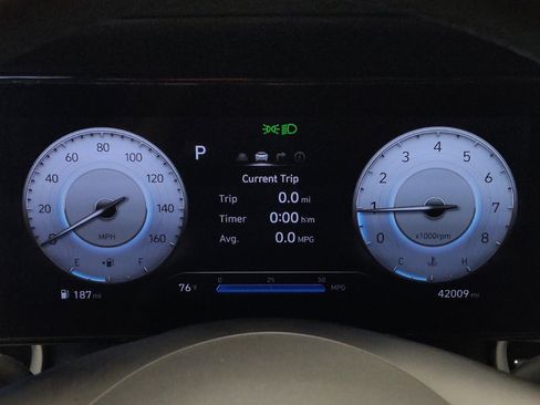 Used 2025 Hyundai Elantra Limited FWD image 23