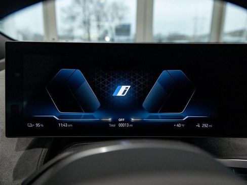 Used 2026 BMW iX xDrive60 w/ M Sport Package image 27