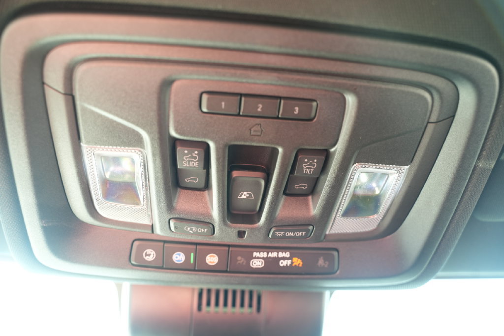 Used 2022 GMC Sierra 1500 AT4 w/ AT4 Premium Package AWD/4WD image 39