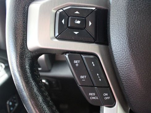 Used 2015 Ford F150 Platinum w/ Equipment Group 701A Luxury AWD/4WD image 33
