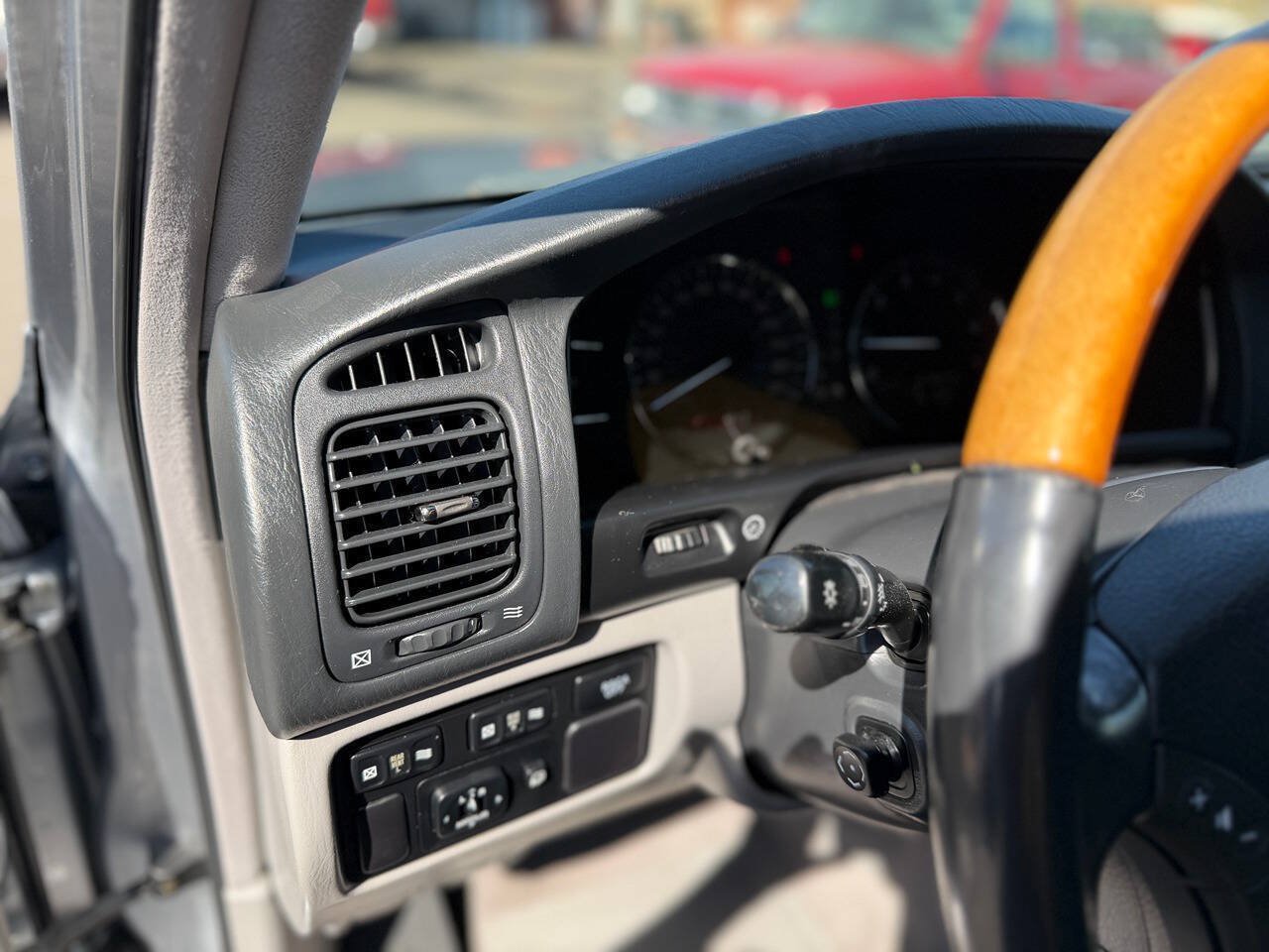 Used 2004 Lexus LX 470 4WD image 78
