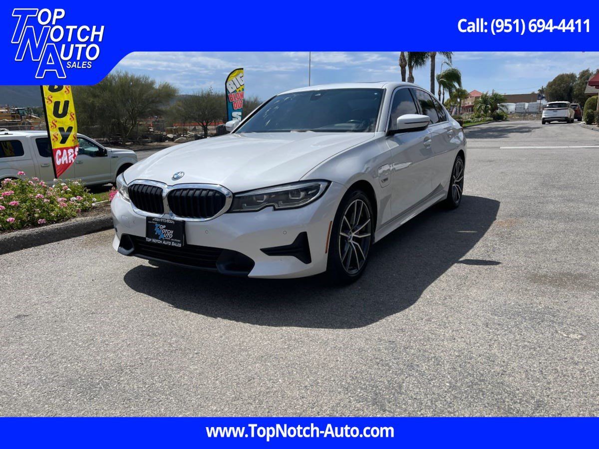 Used 2022 BMW 330e w/ Driving Assistance Package RWD image 1