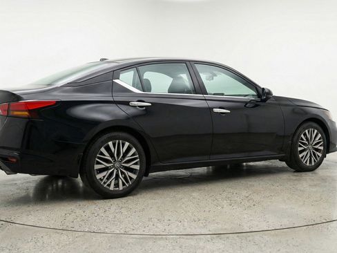 Used 2025 Nissan Altima 2.5 SV image 9