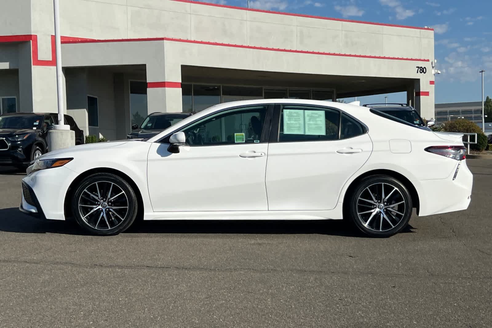 Certified 2023 Toyota Camry SE FWD image 9