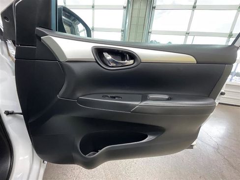 Used 2018 Nissan Sentra S image 24