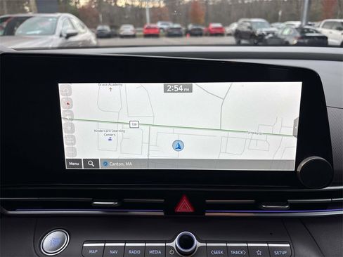 Used 2025 Hyundai Elantra SEL image 24