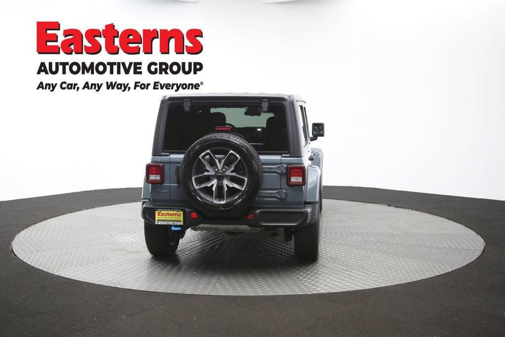 Used 2024 Jeep Wrangler Unlimited w/ Convenience Group AWD/4WD image 38