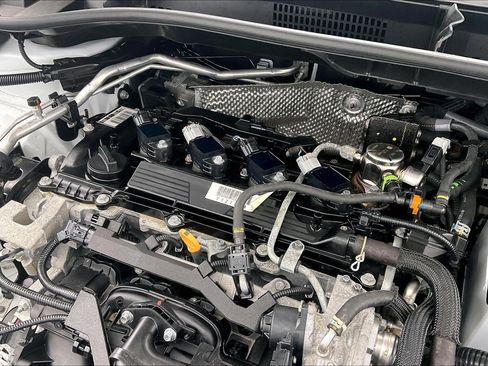 Used 2024 Toyota Corolla Cross LE image 35