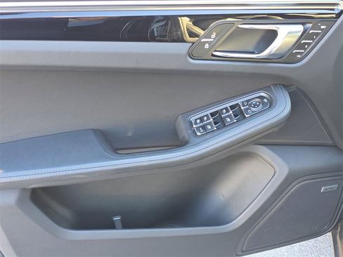 Certified 2024 Porsche Macan image 24