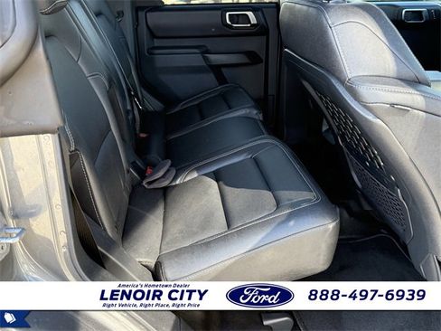 Used 2025 Ford Bronco Badlands image 17