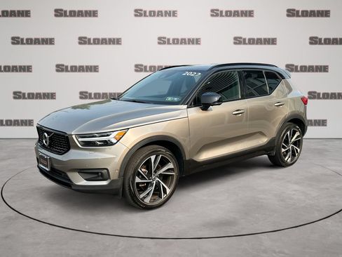 Used 2022 Volvo XC40 T5 R-Design w/ Advanced Package AWD/4WD image 1