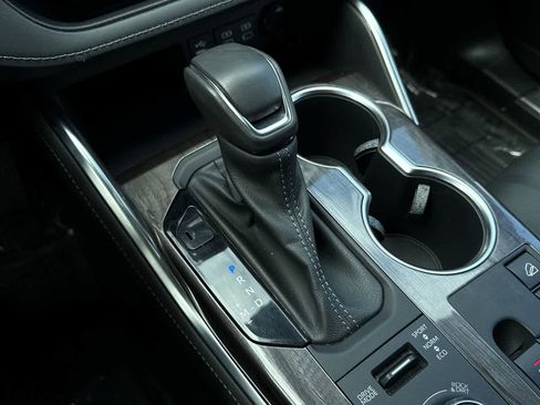 Used 2023 Toyota Highlander Platinum image 21