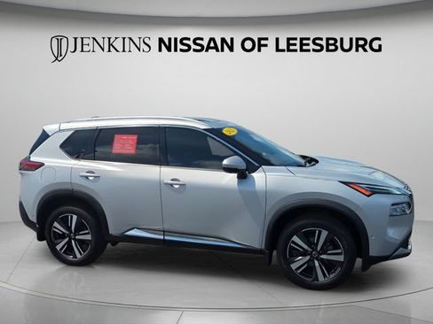 Certified 2021 Nissan Rogue Platinum FWD image 2