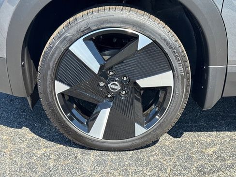 New 2025 Nissan Kicks SR image 9