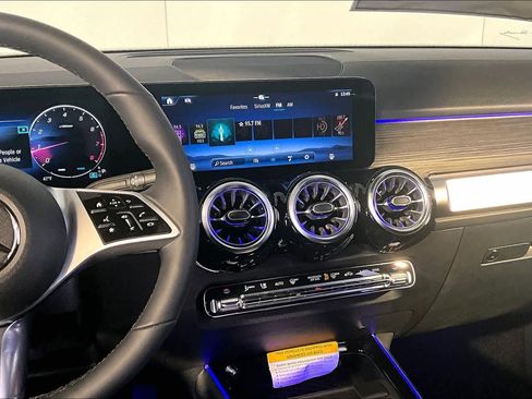 New 2026 Mercedes-Benz GLB 250 4MATIC image 8