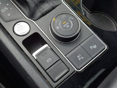 Used 2018 Volkswagen Atlas SEL Premium AWD/4WD image 26