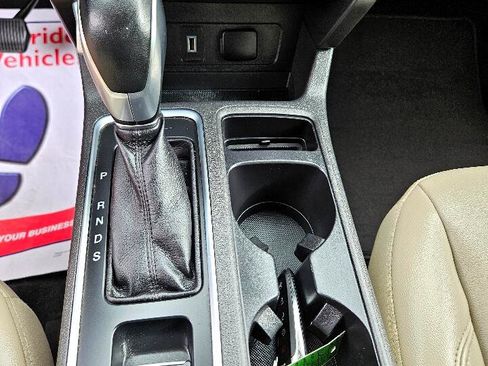 Used 2019 Ford Escape SEL image 28