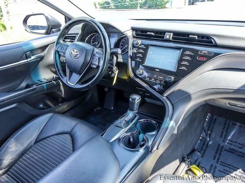 Used 2020 Toyota Camry SE FWD image 24