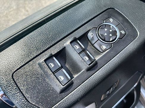 Used 2019 Ford F150 Lariat w/ Equipment Group 502A Luxury AWD/4WD image 15