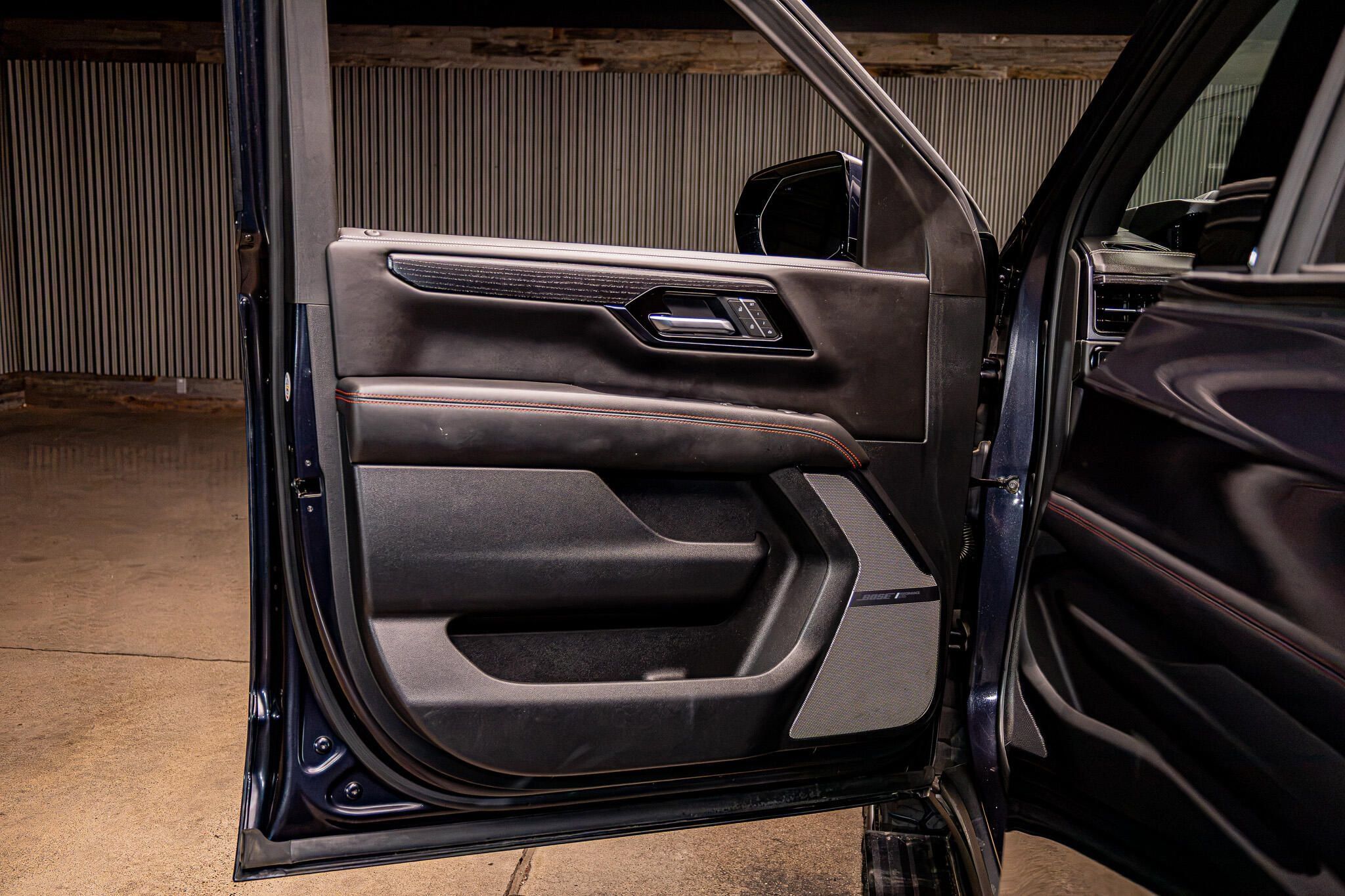 Used 2025 GMC Yukon AT4 Ultimate AWD/4WD image 34