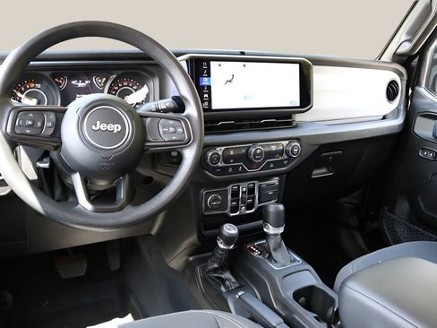 Used 2024 Jeep Gladiator Sport AWD/4WD image 13