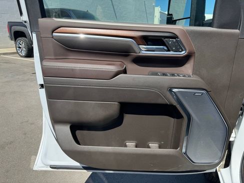 Used 2024 GMC Sierra 3500 Denali w/ Denali Reserve Package image 10