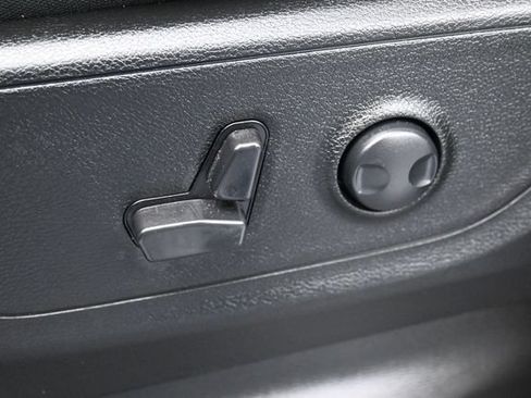 Used 2025 RAM 1500 Big Horn AWD/4WD image 11