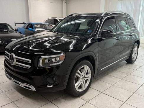 Used 2020 Mercedes-Benz GLB 250 w/ Premium Package image 3