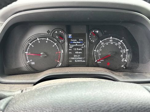 Used 2022 Toyota 4Runner SR5 Premium w/ Moonroof Package AWD/4WD image 25
