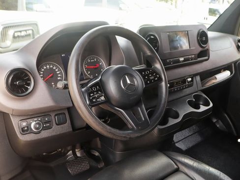Used 2023 Mercedes-Benz Sprinter 2500 image 21