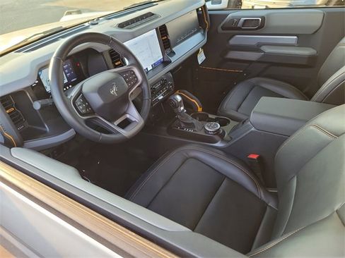 Certified 2023 Ford Bronco Badlands image 3