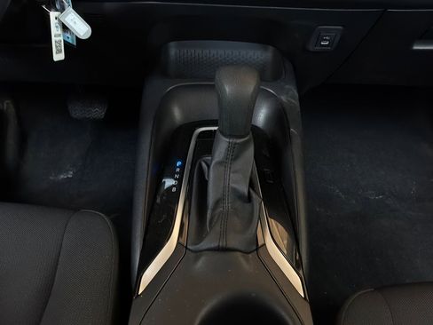 Used 2025 Toyota Corolla LE FWD image 22