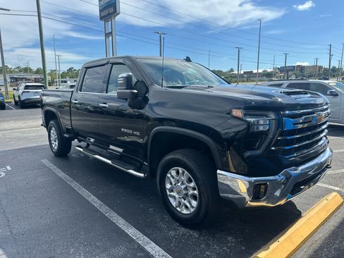 Used 2024 Chevrolet Silverado 2500 LTZ RWD image 3