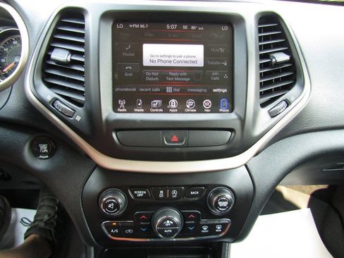 Used 2015 Jeep Cherokee Limited AWD/4WD image 13