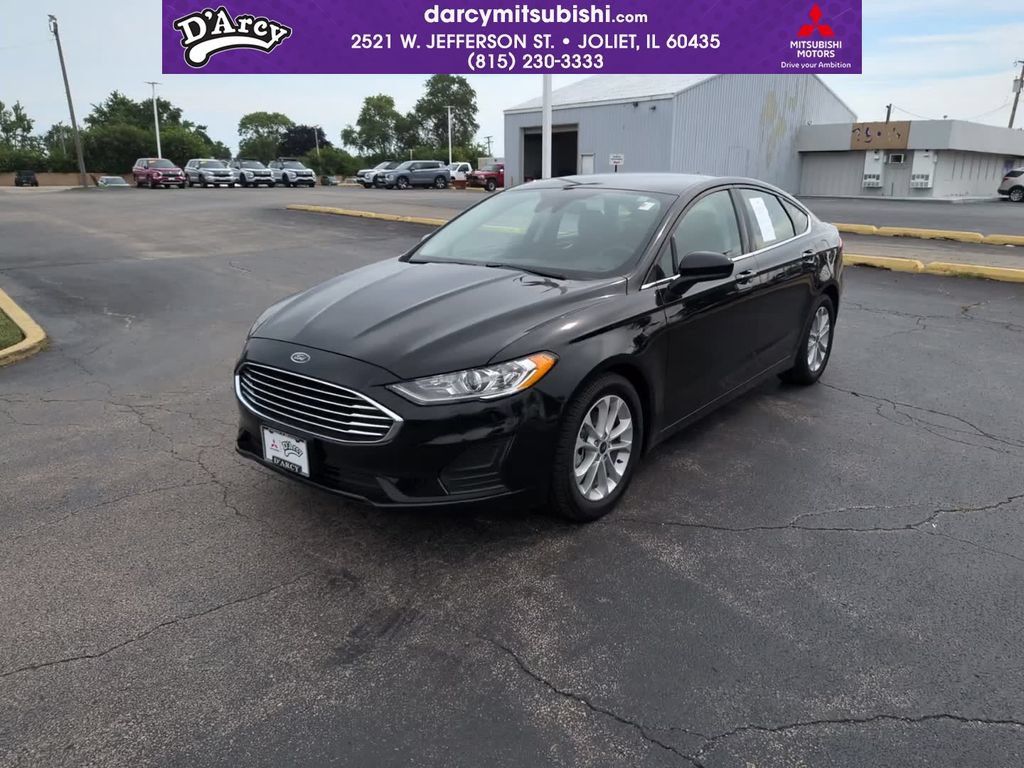 Used 2020 Ford Fusion SE FWD image 1