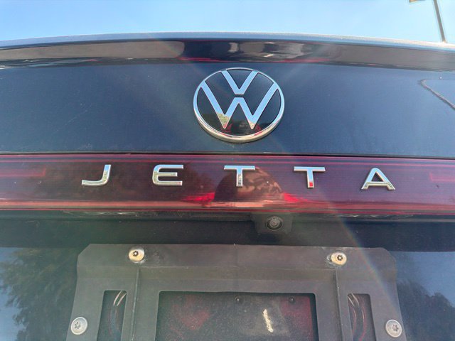 Used 2025 Volkswagen Jetta SE FWD image 16